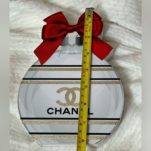Chanel ornament design decor display - Picture 3 of 4